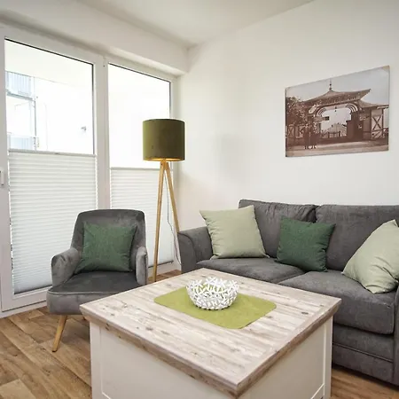 Terrasse, Gratis Nutzung Vom Ahoi Erlebnisbad Und Sauna In Sellin - Karola 02 * ゲーレン